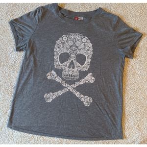 ☆2/$15☆ H&M Floral Skull Tee